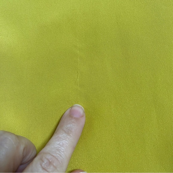 BCBGeneration Women's Mustard Yellow Tulip Overlay Front Flutter Sleeves XSmall - Picture 2 of 7